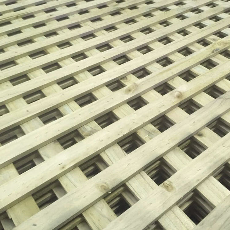 Trellis Gothic – Small Diamond